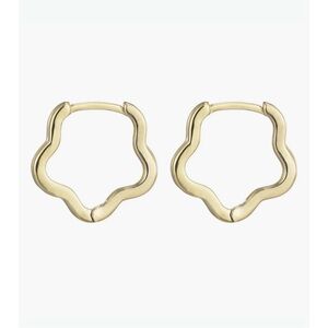 Flower Shaped Huggie Hoop Earrings 14k Plated